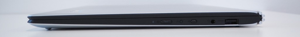 YOGA 900 right side