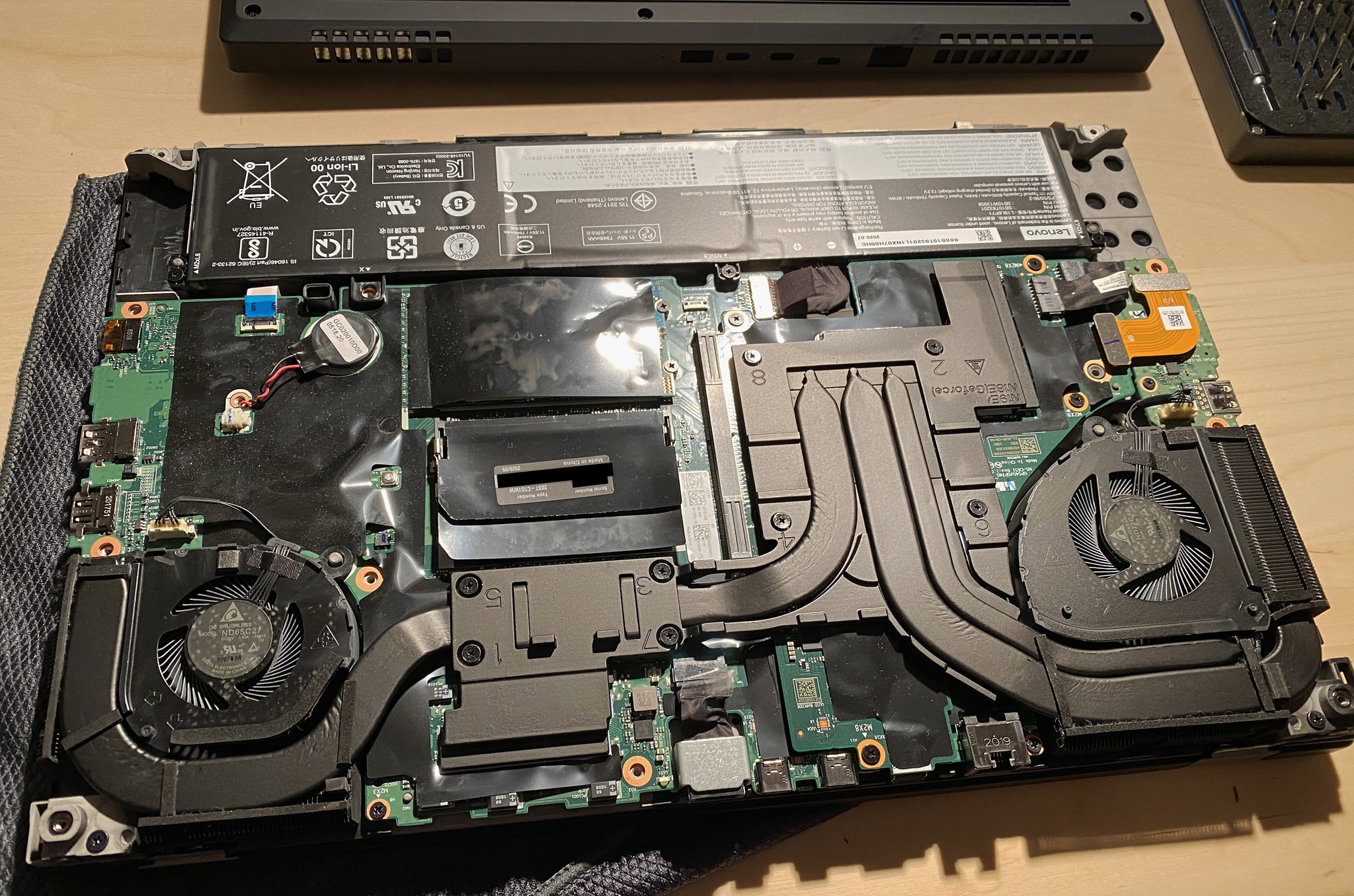 Lenovo ThinkPad X1 Yoga (5th Gen) Thermal Paste Replacement - iFixit Repair  Guide